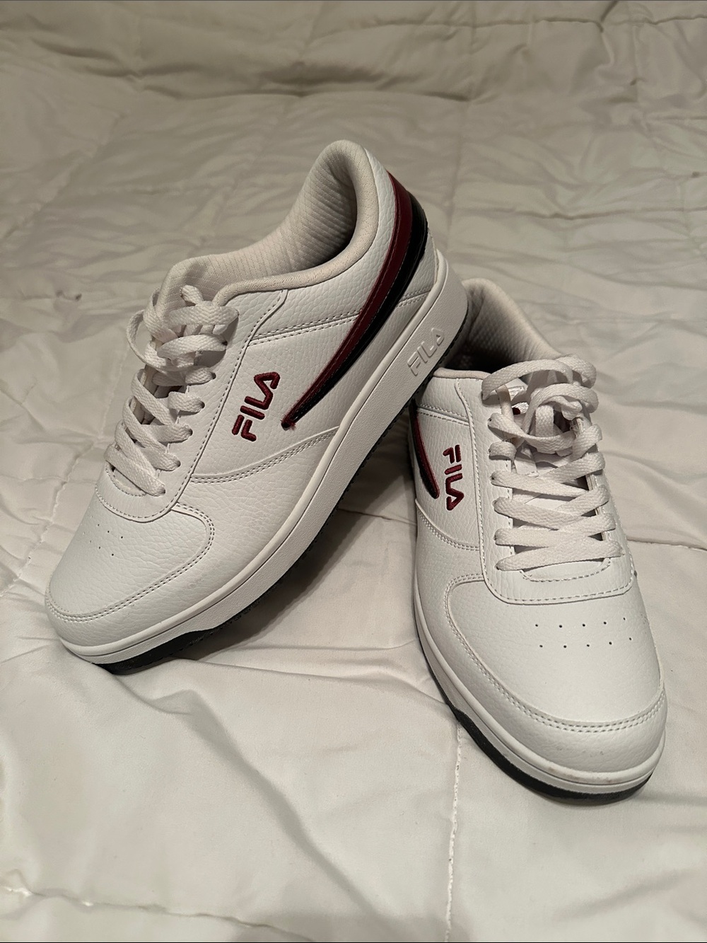 Fila Men's White Low-Top Sneakers with Burgundy and Black Trim